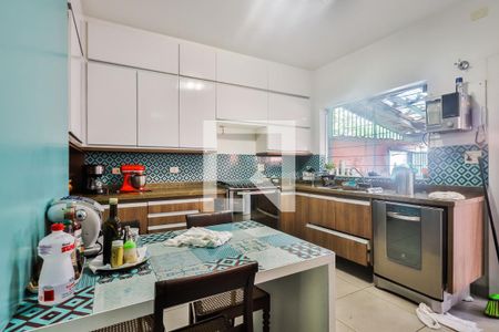 Casa à venda com 380m², 4 quartos e 3 vagasCozinha