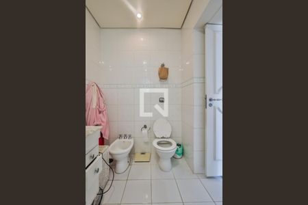 Casa à venda com 380m², 4 quartos e 3 vagasBanheiro da Suíte 3