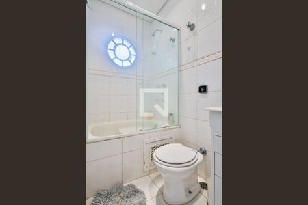 Casa à venda com 380m², 4 quartos e 3 vagasBanheiro da Suíte 2