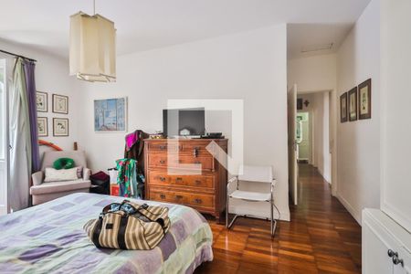 Casa à venda com 380m², 4 quartos e 3 vagasSuíte 4