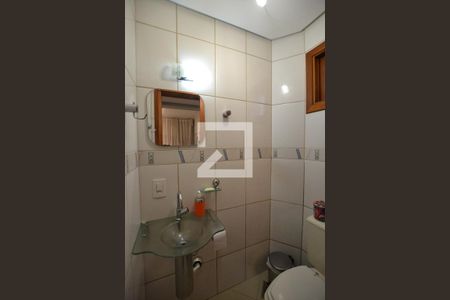 Casa de condomínio à venda com 204m², 4 quartos e 2 vagasLavabo