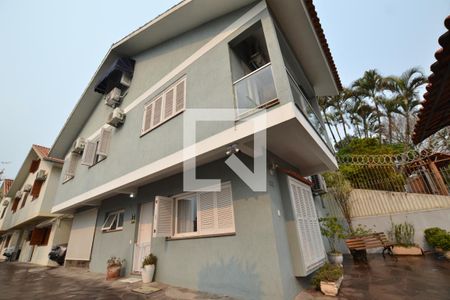 Casa de condomínio à venda com 204m², 4 quartos e 2 vagasFachada