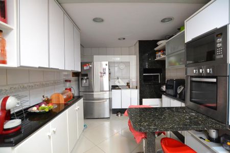 Casa de condomínio à venda com 204m², 4 quartos e 2 vagasCozinha