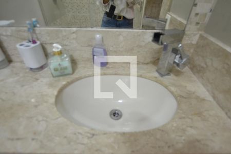 Casa de condomínio à venda com 204m², 4 quartos e 2 vagasBanheiro da Suíte 2