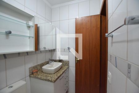 Casa de condomínio à venda com 204m², 4 quartos e 2 vagasBanheiro