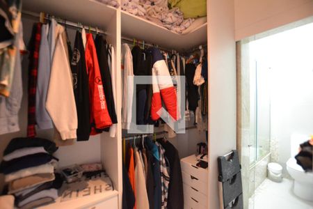 Casa de condomínio à venda com 204m², 4 quartos e 2 vagasCloset da Suíte 2