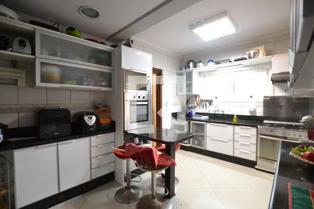 Casa de condomínio à venda com 204m², 4 quartos e 2 vagasCozinha