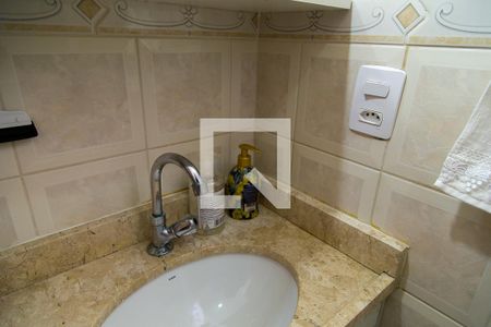 Casa à venda com 96m², 2 quartos e 1 vagaBanheiro - Detalhe