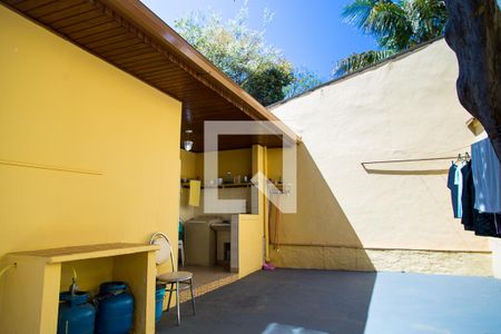 Casa à venda com 96m², 2 quartos e 1 vagaQuintal