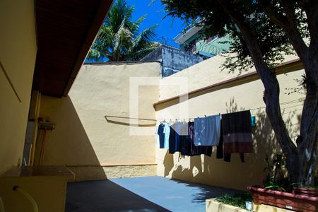 Casa à venda com 96m², 2 quartos e 1 vagaQuintal