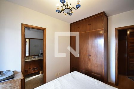 Apartamento à venda com 285m², 4 quartos e 4 vagas Apartamento à venda com 285m², 4 quartos e 4 vagasSuíte 2