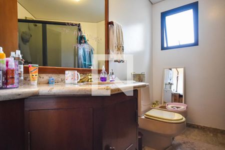 Apartamento à venda com 285m², 4 quartos e 4 vagas Apartamento à venda com 285m², 4 quartos e 4 vagasBanheiro suíte 3