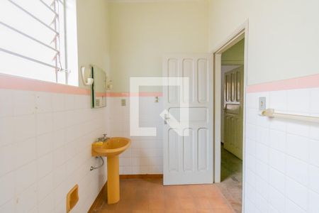 Casa à venda com 400m², 4 quartos e 2 vagasBanheiro 1