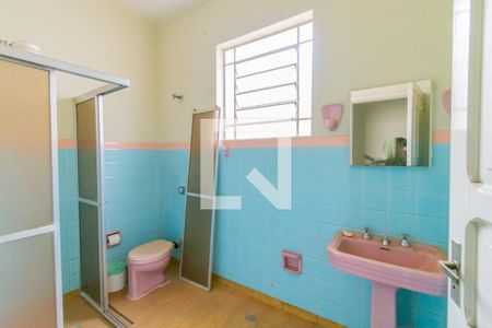 Casa à venda com 400m², 4 quartos e 2 vagasBanheiro 2