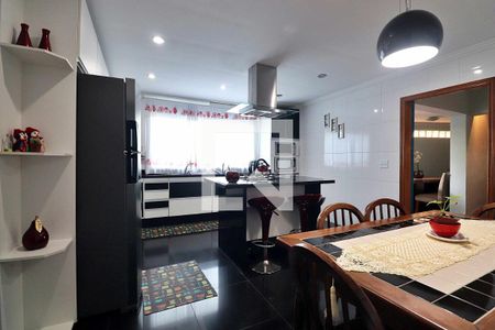 Casa à venda com 300m², 3 quartos e 2 vagasCozinha