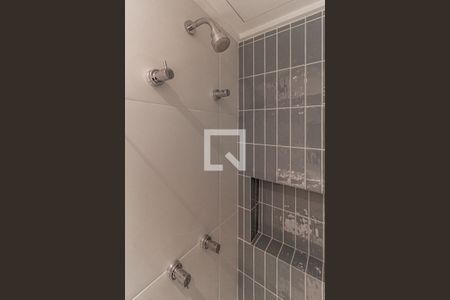 Banheiro de kitnet/studio para alugar com 1 quarto, 21m² em Moema, São Paulo