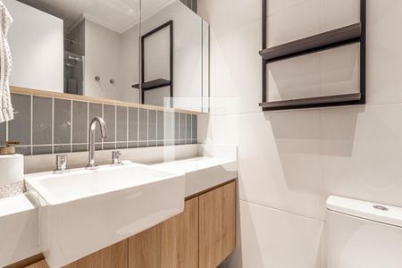 Banheiro de kitnet/studio para alugar com 1 quarto, 21m² em Moema, São Paulo