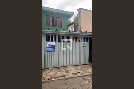 Casa à venda com 120m², 2 quartos e 2 vagas Casa à venda com 120m², 2 quartos e 2 vagasFachada