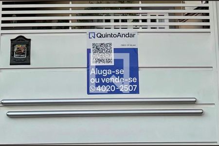 Casa à venda com 257m², 5 quartos e 4 vagas Casa à venda com 257m², 5 quartos e 4 vagasPlaca