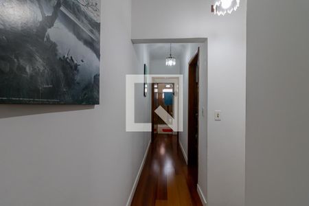 Casa à venda com 240m², 3 quartos e 4 vagasCorredor