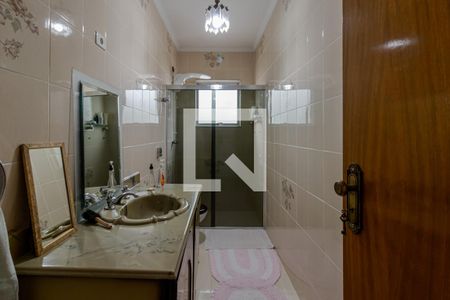 Casa à venda com 240m², 3 quartos e 4 vagasBanheiro