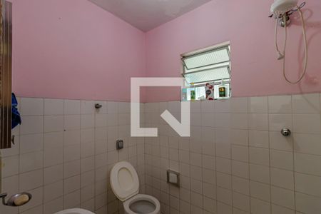 Casa à venda com 240m², 3 quartos e 4 vagasBanheiro do Salão