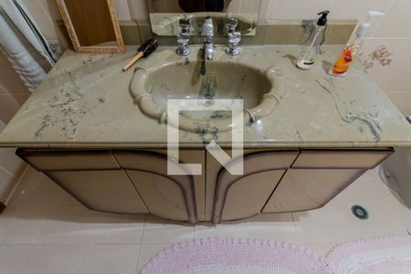 Casa à venda com 240m², 3 quartos e 4 vagasBanheiro