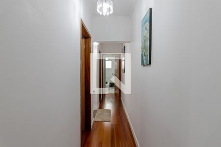 Casa à venda com 240m², 3 quartos e 4 vagasCorredor