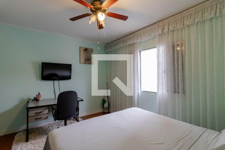 Casa à venda com 240m², 3 quartos e 4 vagasSuíte 3