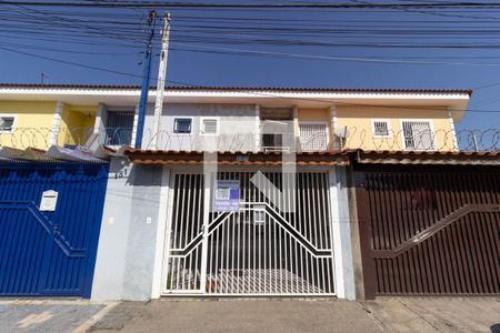 Casa à venda com 120m², 2 quartos e 1 vaga Casa à venda com 120m², 2 quartos e 1 vagaFachada