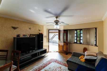 Sala de Estar de casa para alugar com 2 quartos, 160m² em Parque São Domingos, São Paulo