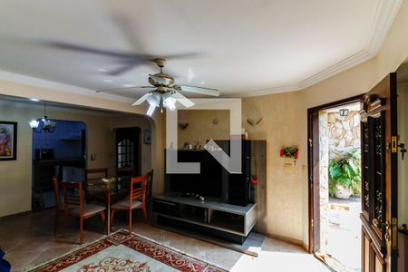 Sala de Estar de casa para alugar com 2 quartos, 160m² em Parque São Domingos, São Paulo