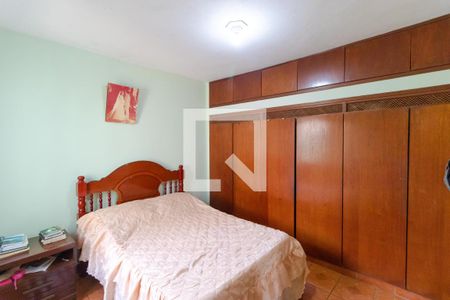 Casa de condomínio à venda com 285m², 4 quartos e 5 vagas Casa de condomínio à venda com 285m², 4 quartos e 5 vagasSuíte 02