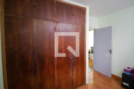 Casa de condomínio à venda com 285m², 4 quartos e 5 vagas Casa de condomínio à venda com 285m², 4 quartos e 5 vagasQuarto 01