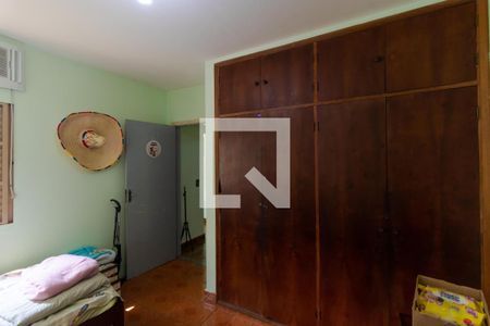 Casa de condomínio à venda com 285m², 4 quartos e 5 vagas Casa de condomínio à venda com 285m², 4 quartos e 5 vagasQuarto 02