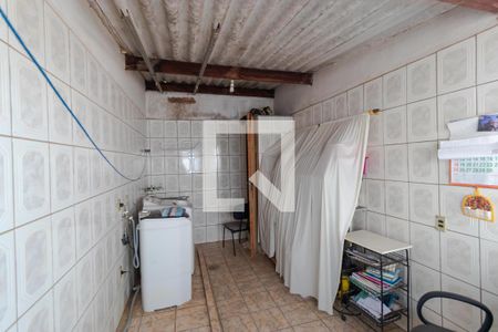 Casa de condomínio à venda com 285m², 4 quartos e 5 vagas Casa de condomínio à venda com 285m², 4 quartos e 5 vagasÁrea de Serviço