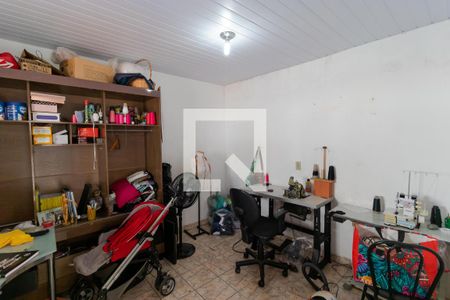 Casa de condomínio à venda com 285m², 4 quartos e 5 vagas Casa de condomínio à venda com 285m², 4 quartos e 5 vagasQuarto de Serviço