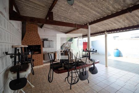 Casa de condomínio à venda com 285m², 4 quartos e 5 vagas Casa de condomínio à venda com 285m², 4 quartos e 5 vagasChurrasqueira