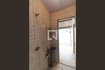 Casa de condomínio à venda com 285m², 4 quartos e 5 vagas Casa de condomínio à venda com 285m², 4 quartos e 5 vagasBanheiro de Serviço