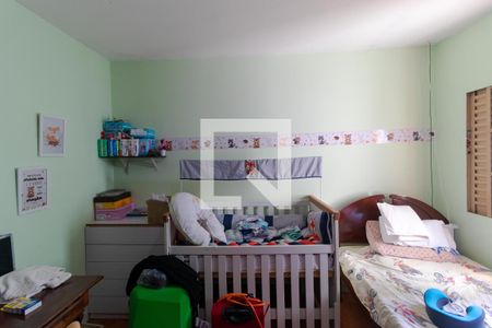 Casa de condomínio à venda com 285m², 4 quartos e 5 vagas Casa de condomínio à venda com 285m², 4 quartos e 5 vagasQuarto 02