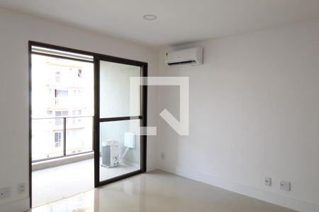 Sala/Quarto de apartamento para alugar com 1 quarto, 45m² em Freguesia de Jacarepaguá, Rio de Janeiro