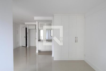 Sala/Quarto de apartamento para alugar com 1 quarto, 45m² em Freguesia de Jacarepaguá, Rio de Janeiro