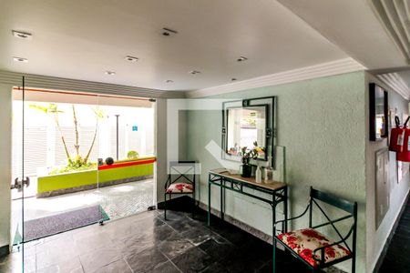 Apartamento à venda com 90m², 2 quartos e 1 vagaHall social