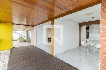 Apartamento à venda com 374m², 4 quartos e 6 vagas Apartamento à venda com 374m², 4 quartos e 6 vagasVaranda Sala de Jantar