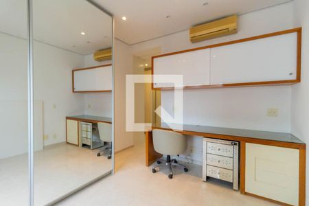 Apartamento à venda com 374m², 4 quartos e 6 vagas Apartamento à venda com 374m², 4 quartos e 6 vagasSuíte 2