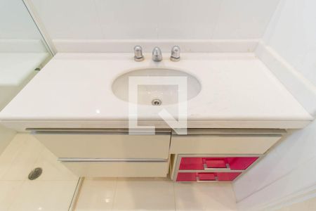 Apartamento à venda com 374m², 4 quartos e 6 vagas Apartamento à venda com 374m², 4 quartos e 6 vagasBanheiro da Suíte 2