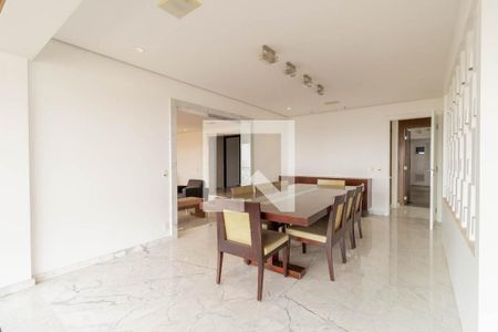 Apartamento à venda com 374m², 4 quartos e 6 vagas Apartamento à venda com 374m², 4 quartos e 6 vagasSala de Jantar