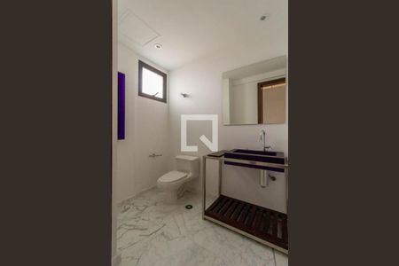 Apartamento à venda com 374m², 4 quartos e 6 vagas Apartamento à venda com 374m², 4 quartos e 6 vagasLavabo Sala de TV