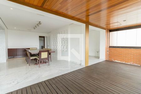 Apartamento à venda com 374m², 4 quartos e 6 vagas Apartamento à venda com 374m², 4 quartos e 6 vagasSala de Jantar