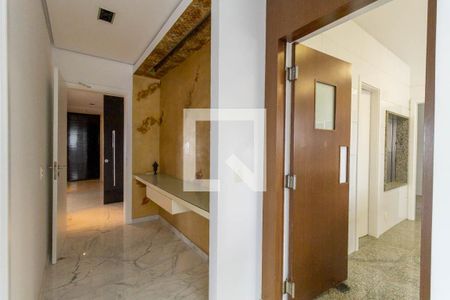 Apartamento à venda com 374m², 4 quartos e 6 vagas Apartamento à venda com 374m², 4 quartos e 6 vagasCorredor